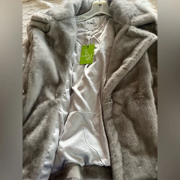 New! Sam Edelman Notched Lapel Women's Gray Faux Fur Coat Size XL - Picture 10 of 15